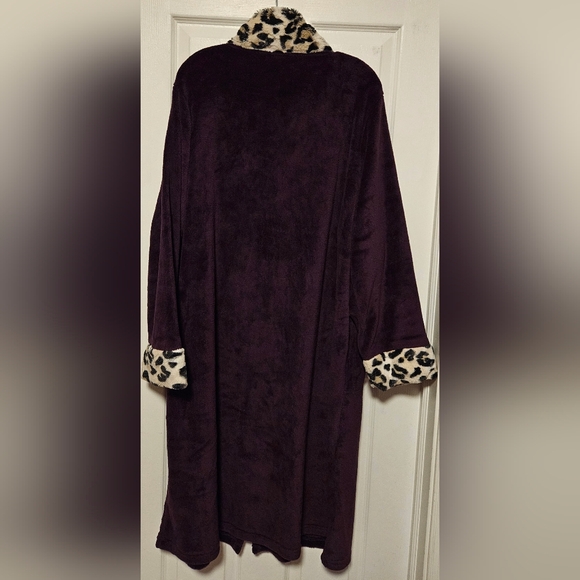 Leopard Trim Purple Women's Robe - Picture 3 of 4